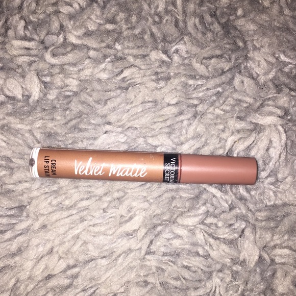 Lipstick - Picture 1 of 3